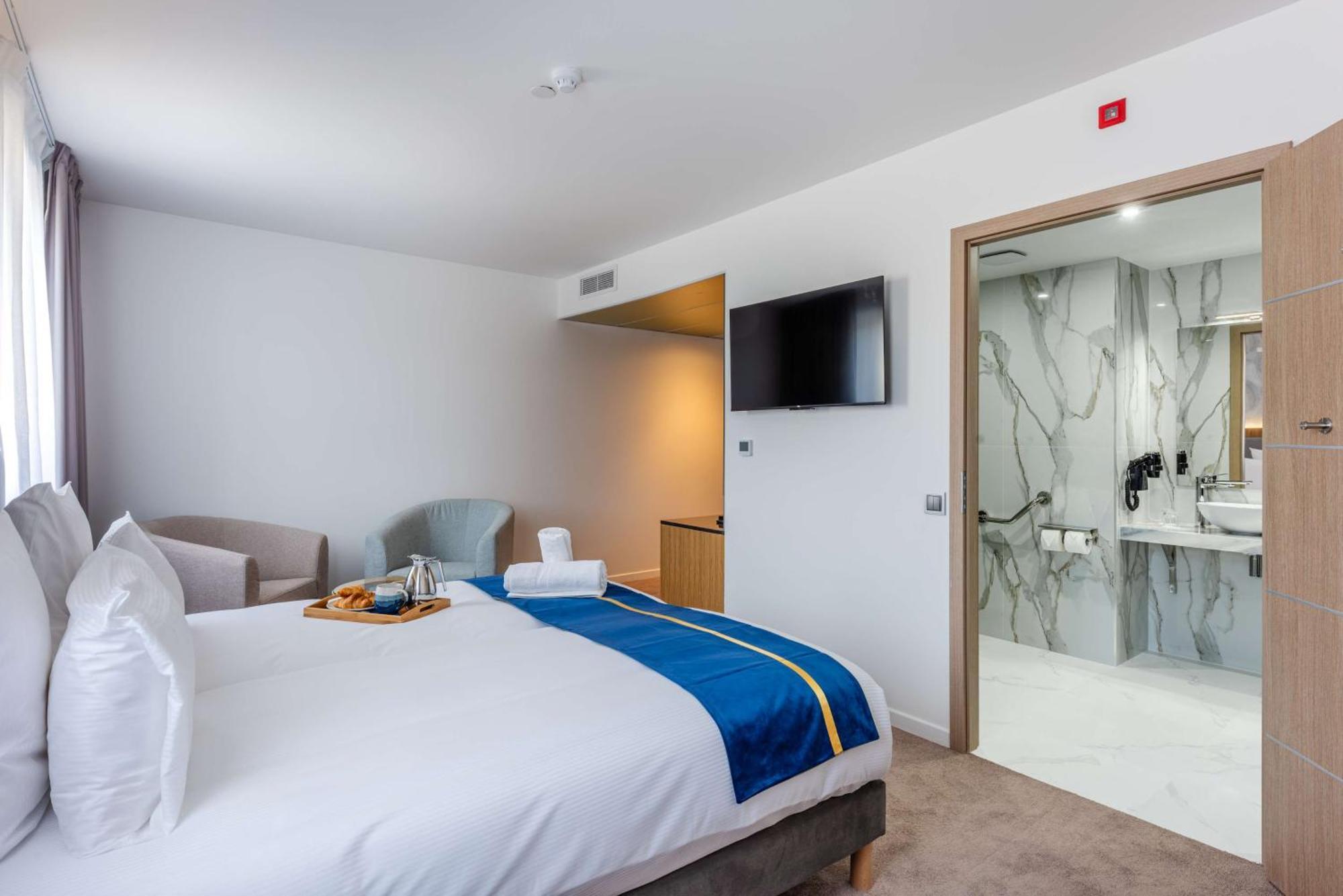 Brit Hotel Privilege Paris Rosny-Sous-Bois Rosny-sous-Bois Exterior foto